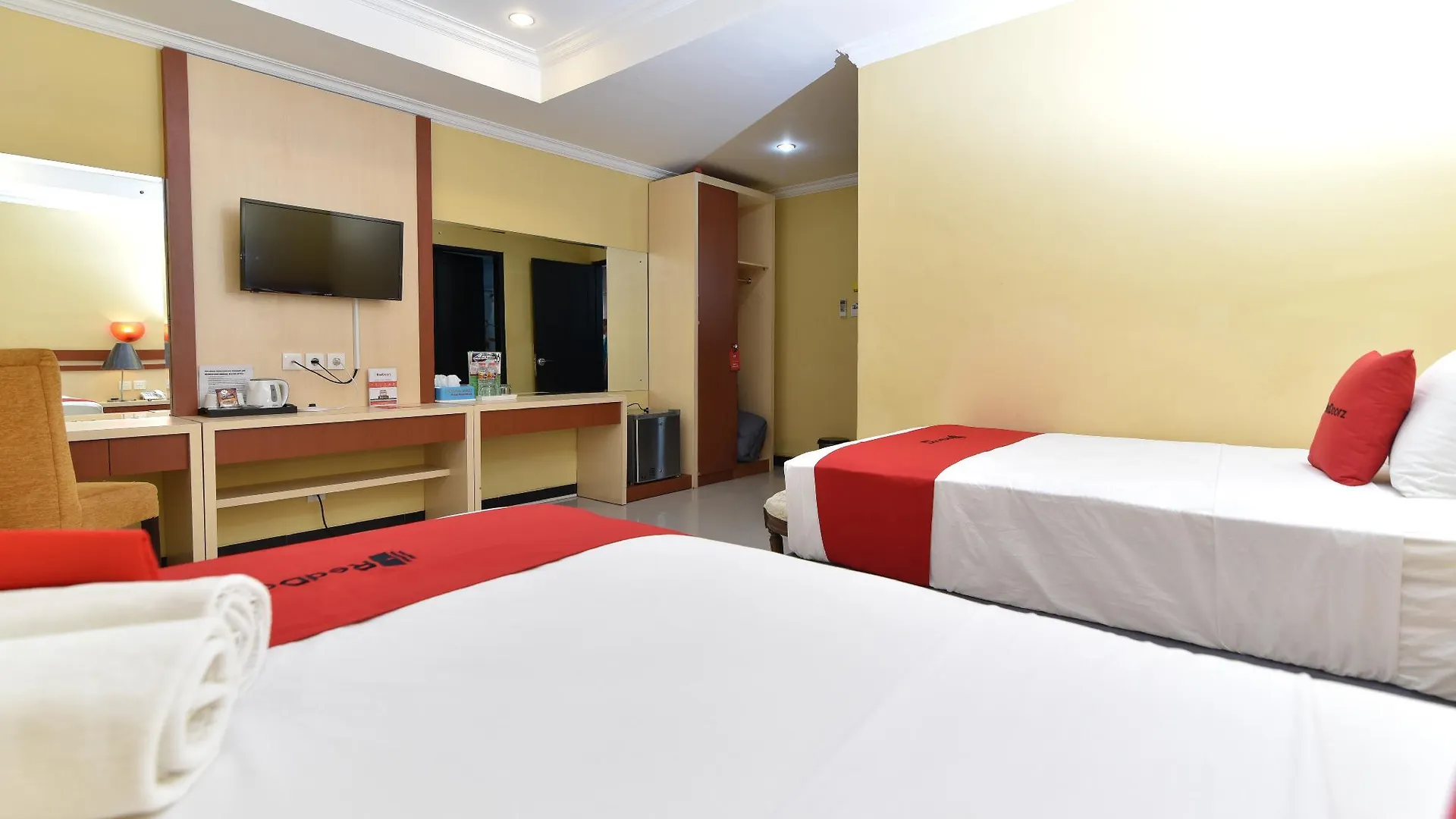 Reddoorz Plus Near Mall Bali Galeria 2 Denpasar  0*, Denpasar (Bali) Indonesia