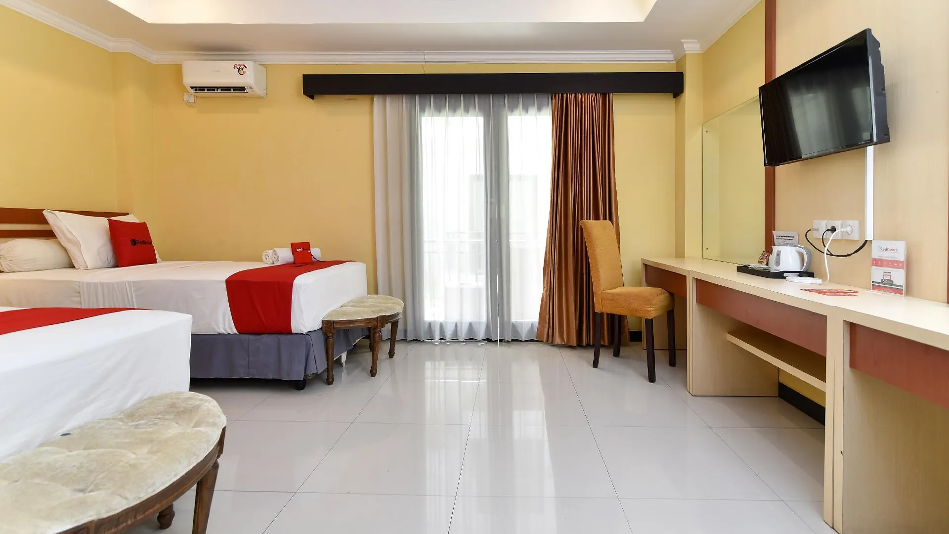 Reddoorz Plus Near Mall Bali Galeria 2 Denpasar  Hotel Denpasar (Bali)