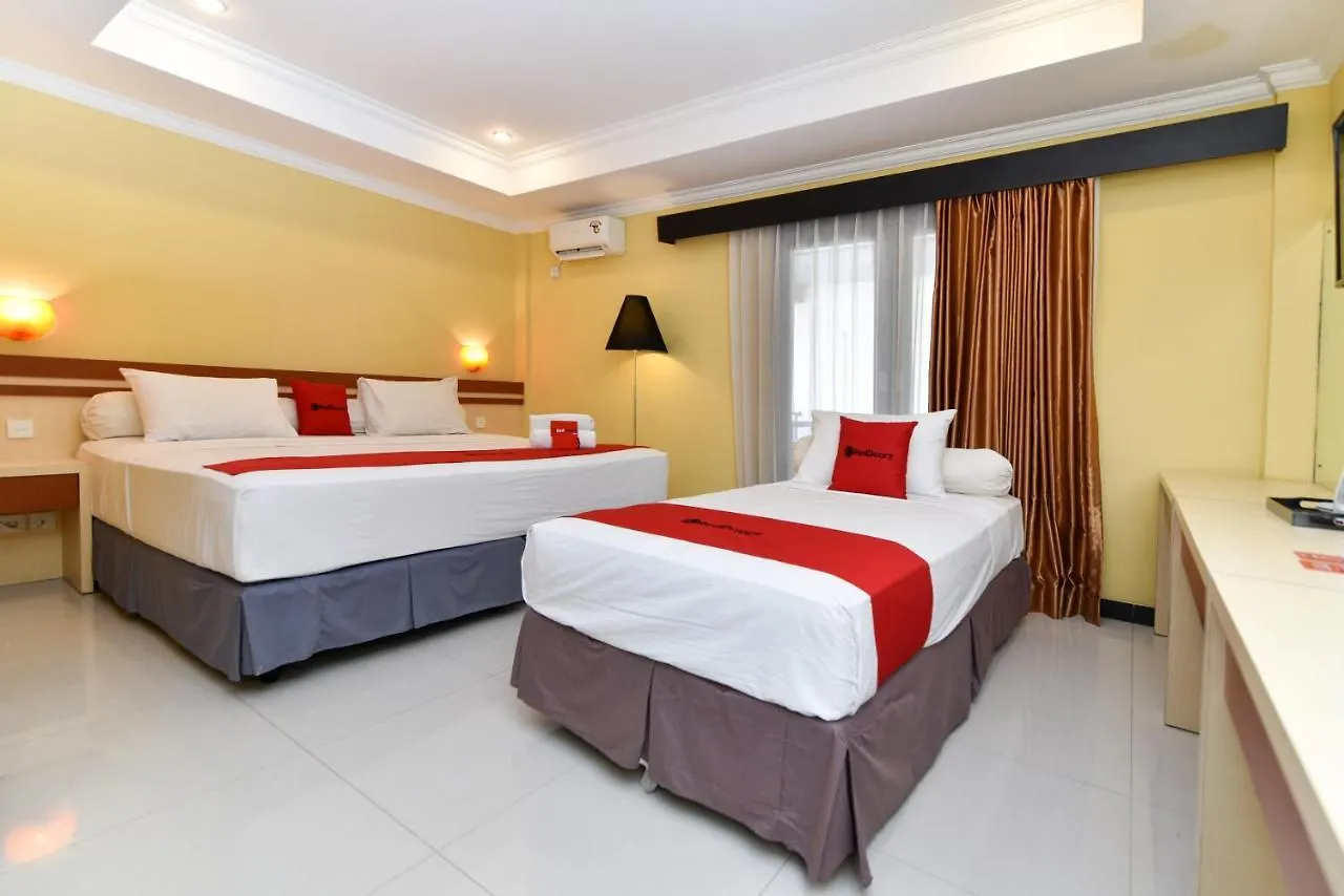 Hotel Reddoorz Plus Near Mall Bali Galeria 2 Denpasar