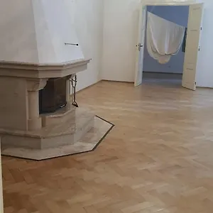 Private In Shared Luxurious Palace Like With 2 Bathrooms Including Whirlpool And Virtual Reality Maison d'hôtes Prague