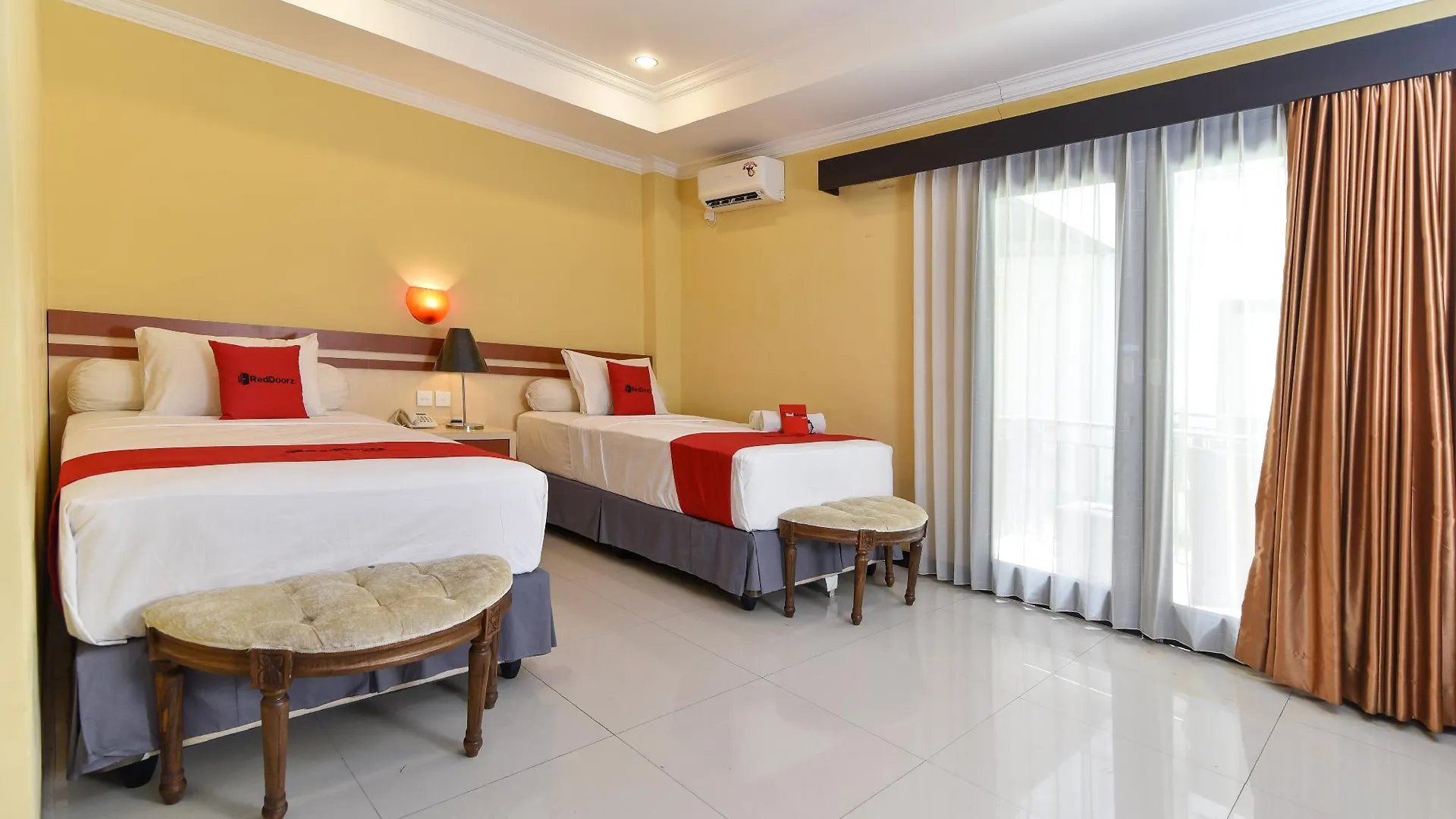 Hotel Reddoorz Plus Near Mall Bali Galeria 2 Denpasar
