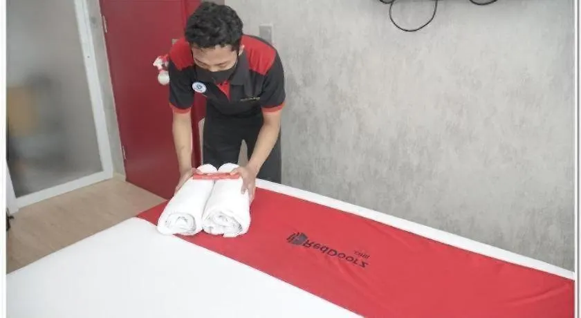Reddoorz Plus Near Mall Bali Galeria 2 Denpasar  Hotel Denpasar (Bali)
